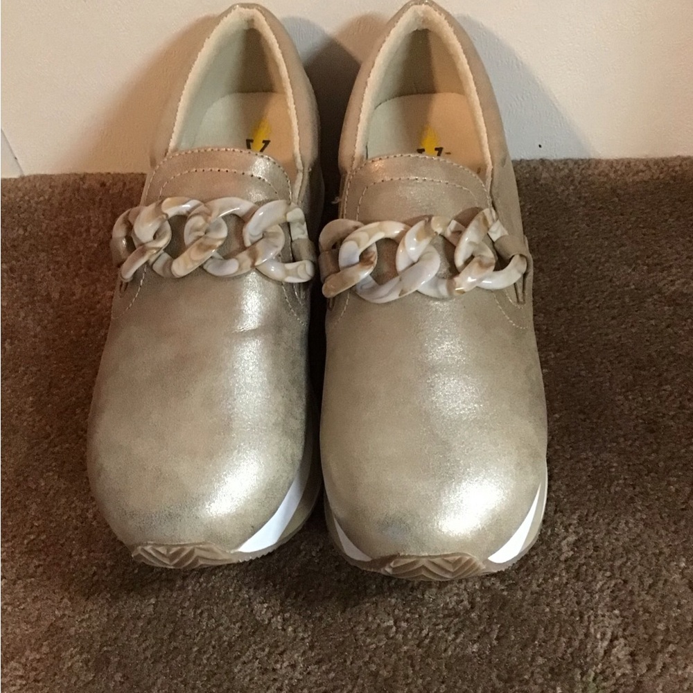 Volatile Gold Platform Shoes with Chain Detail